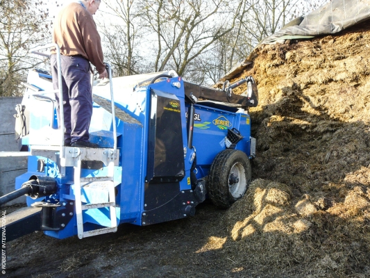 Désileuse pailleuse distributrice DP400 à goulotte latérale